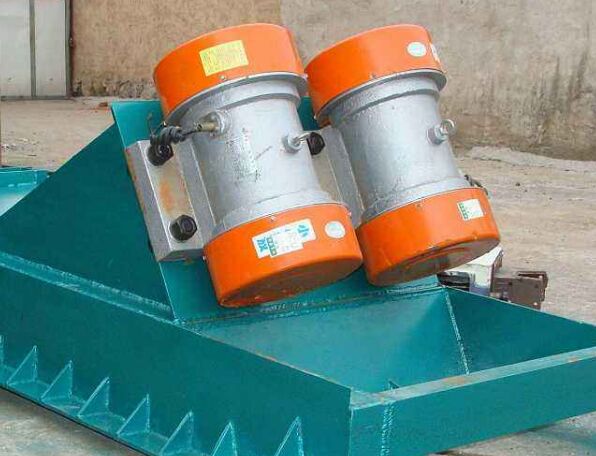 振動(dòng)電機(jī),GZG\DZG\GZY等振動(dòng)給料機(jī)都是使用振動(dòng)電機(jī)